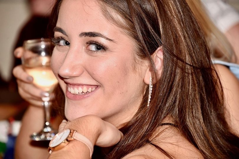 Olivia Alkir Olivia Alkir